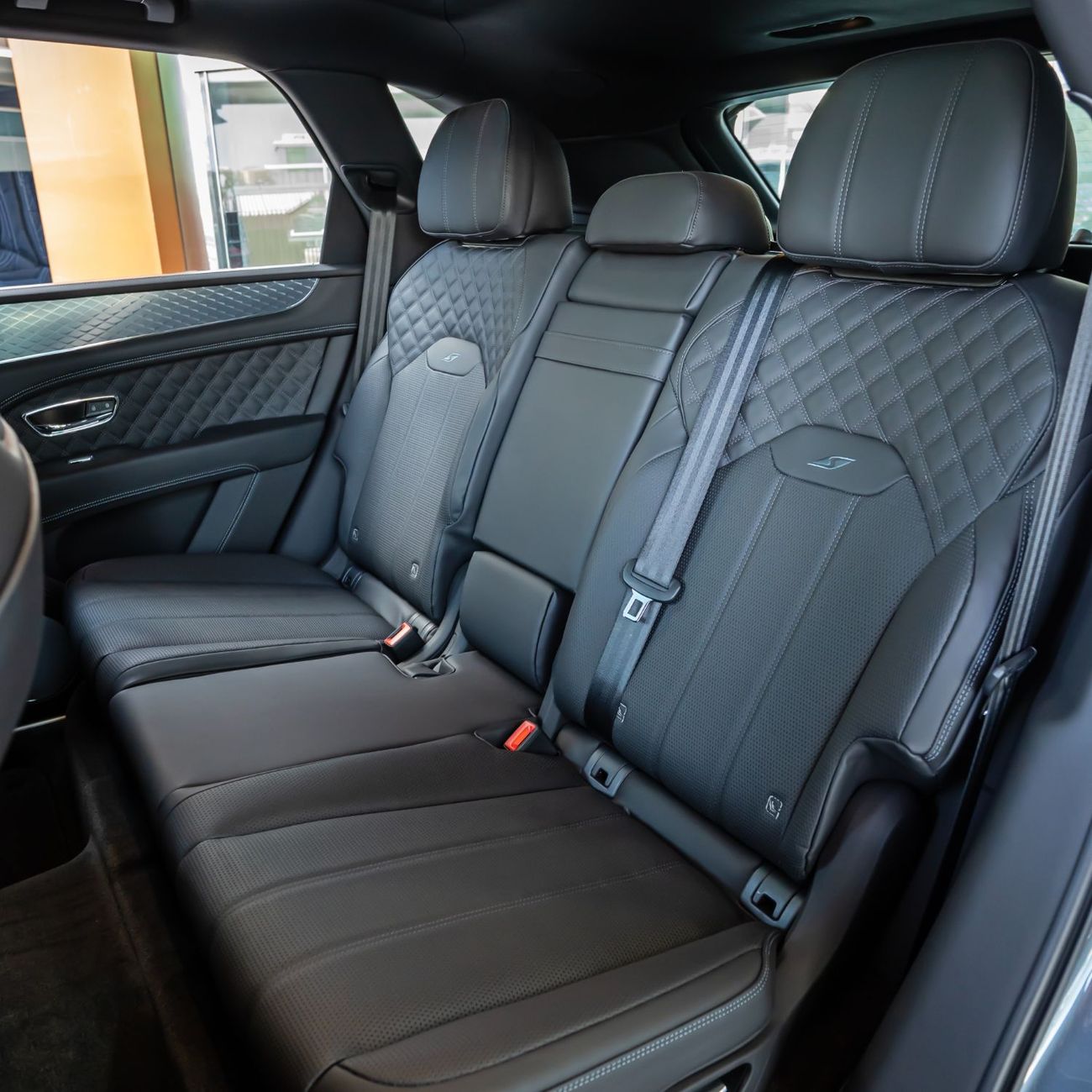 بنتلي بينتايجا 2023  BENTLEY BENTAYGA S HYBIRD