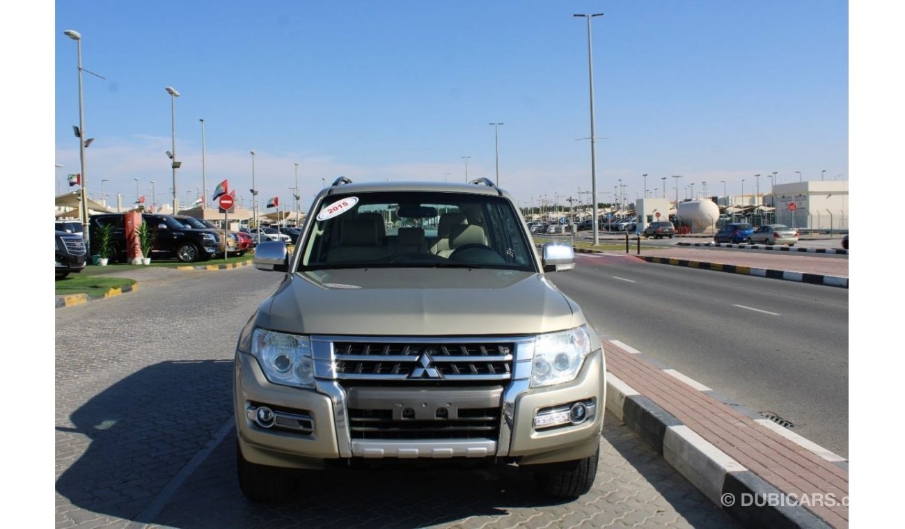 Mitsubishi Pajero GLS Mid ACCIDENTS FREE - GCC - PERFECT CONDITION INSIDE OUT - MID OPTION