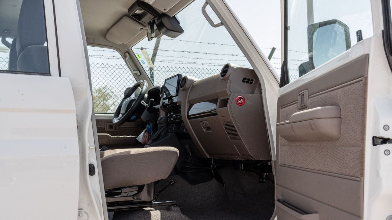 Toyota Land Cruiser 70 HT VXR 2026 Toyota Land Cruiser 4.0L AT Petrol (White-Brown) Mid Option