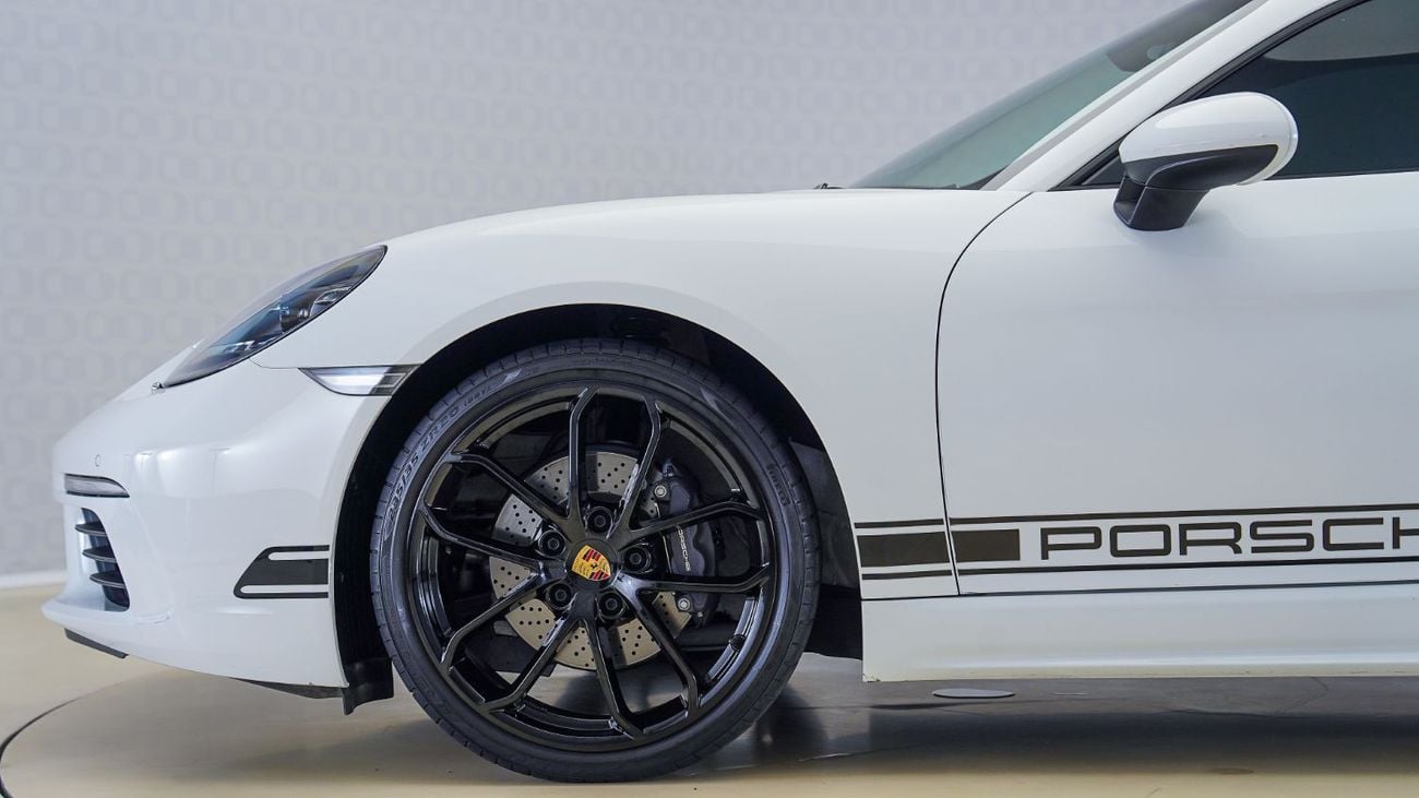 بورش كايمان 718 Std 2.0L A/T | AED 4,913 PM | Warranty August 2026 | GCC