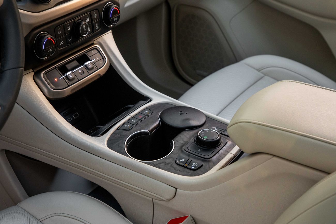 GMC Acadia Acadia Denali | 2,350 P.M | 0% Downpayment | GMC Acadia Denali | Full Option | Agency Warranty & Ser