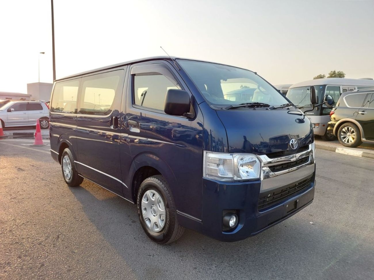 Toyota Hiace TOYOTA HIACE VAN RHD 2019 MODEL 2.8 L DIESEL AUTOMATIC(PM07814)