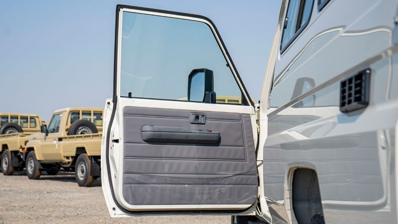 تويوتا لاند كروزر 70 4.2L DIESEL hard top 3 door