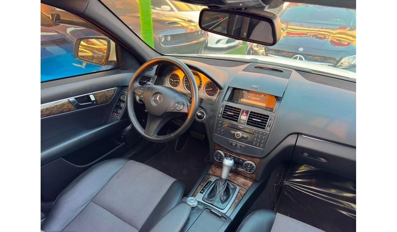 Mercedes-Benz C 200 MERCEDES BENZ C200 GCC 2008 FULL OPTION PERFECT CONDITION