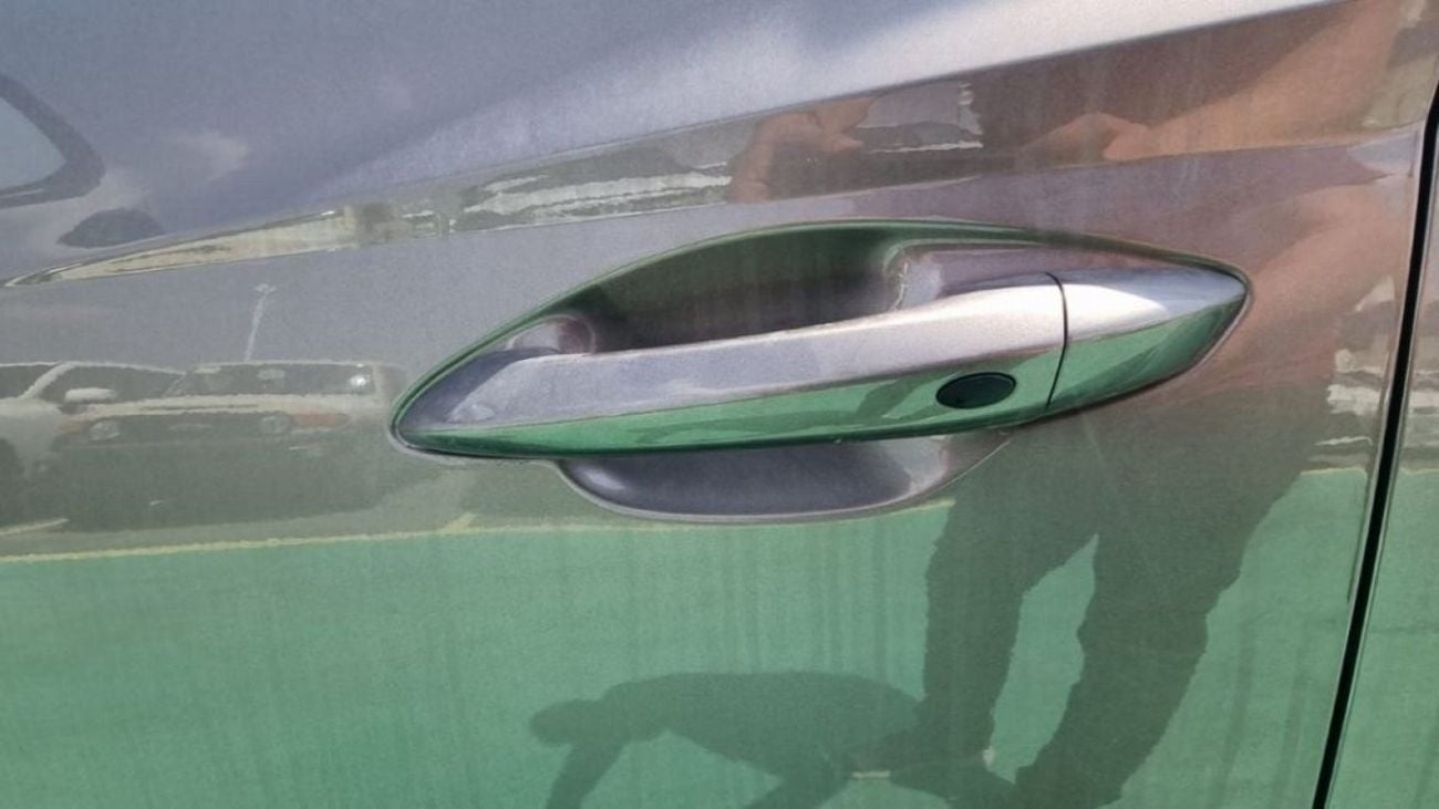 Hyundai Tucson 2022 Hyundai Tucson 1.6L Full Option Leather seat , Big screen , 4 cameras Auto Trunk 4cyl Petrol, A