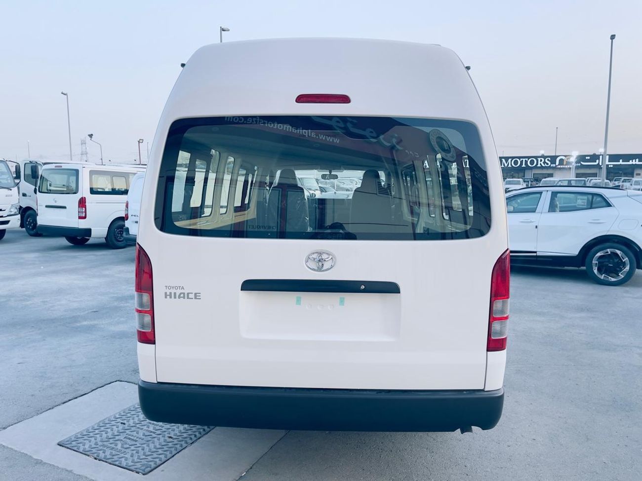 تويوتا هاياس toyota hiace hirgroof cargo glass van