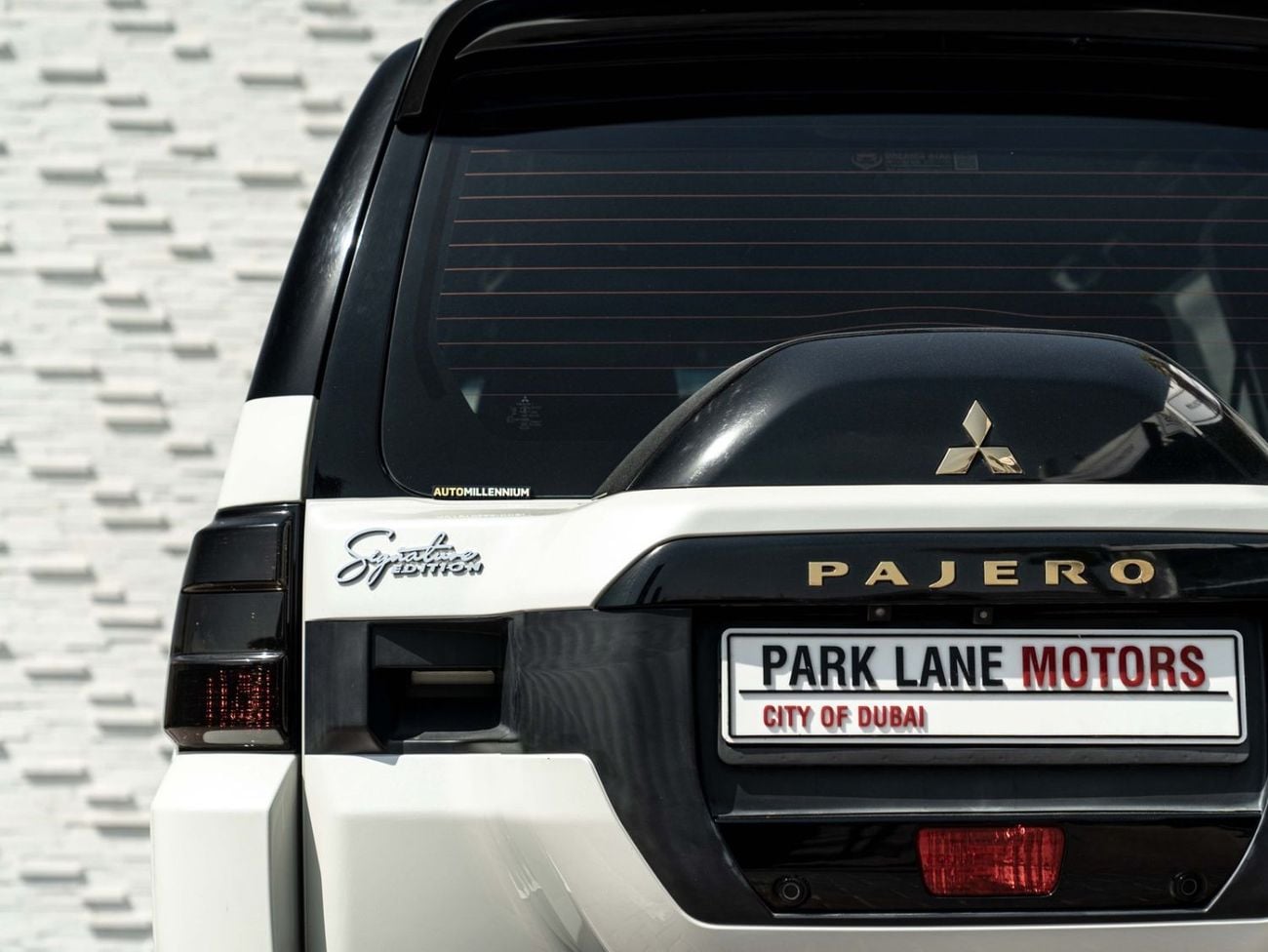 Mitsubishi Pajero GLS H/L SIGNATURE EDI