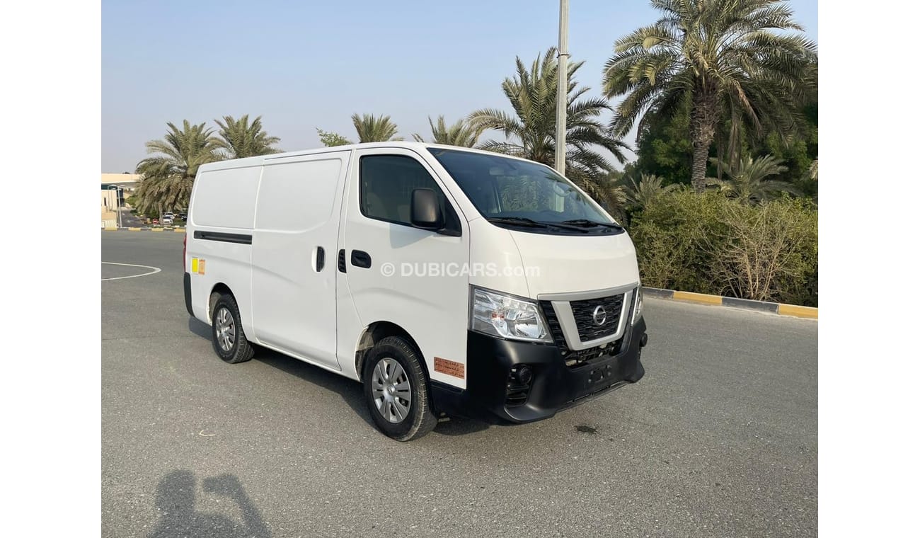 Nissan Urvan Panel Van Std NISSAN urvan 2018 GCC delvry van accident free