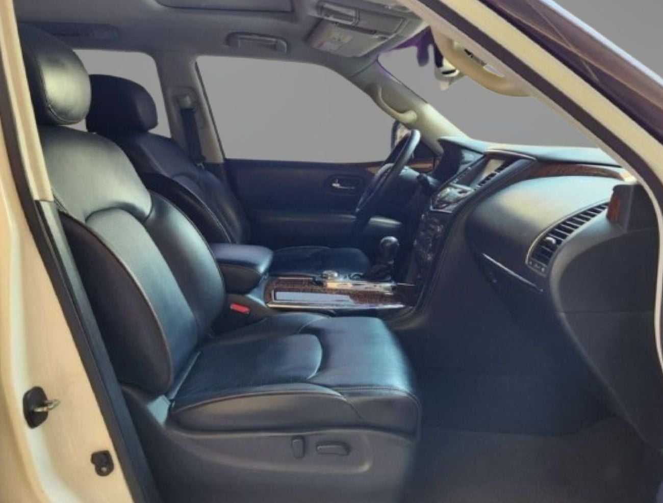 نيسان باترول LE T2 TITANIUM LE Titanium 5.6L Excellent condition - Large Engine