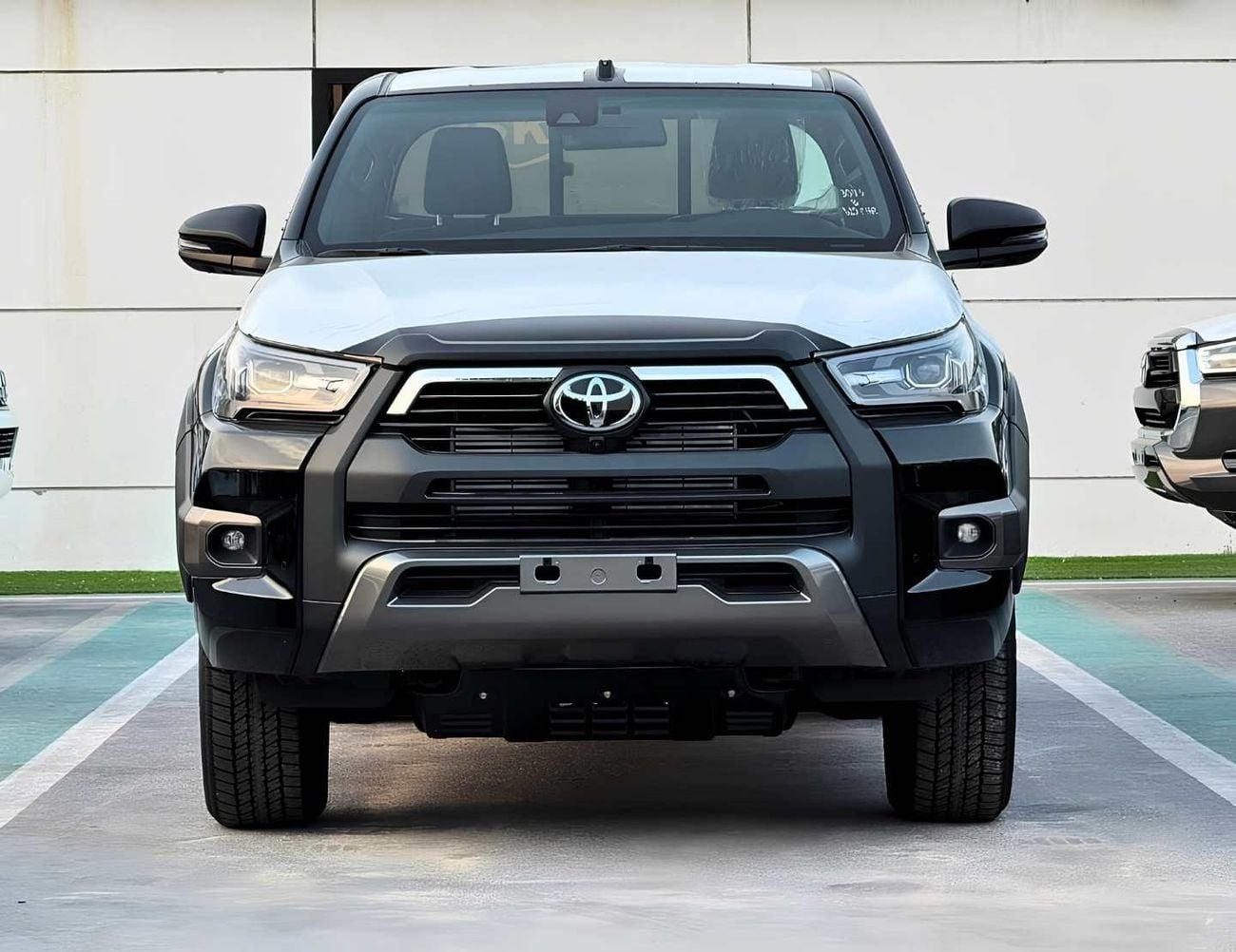 Toyota Hilux ADVENTURE SR5 ADVENTURE || DOUBLE CABIN || 2.8L V4 DIESEL / RADAR / 360*CAMERA / AIR COMPRESSOR / FULL OPTION