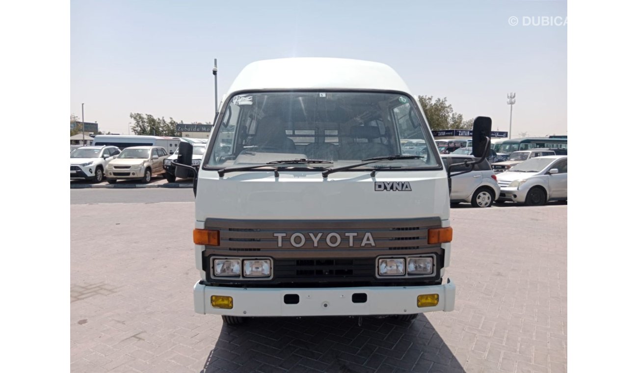 Toyota Dyna TOYOTA DYNA VAN RIGHT HAND DRIVE (PM1295)