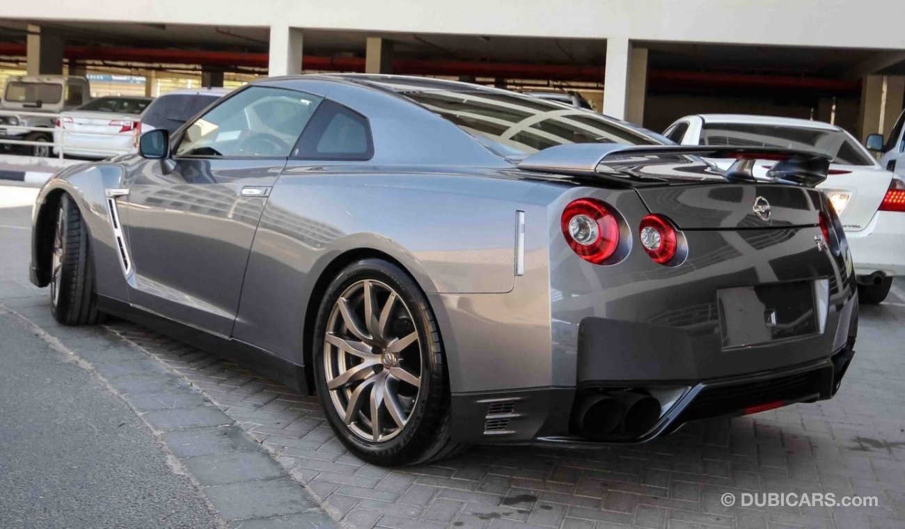 Nissan GT-R