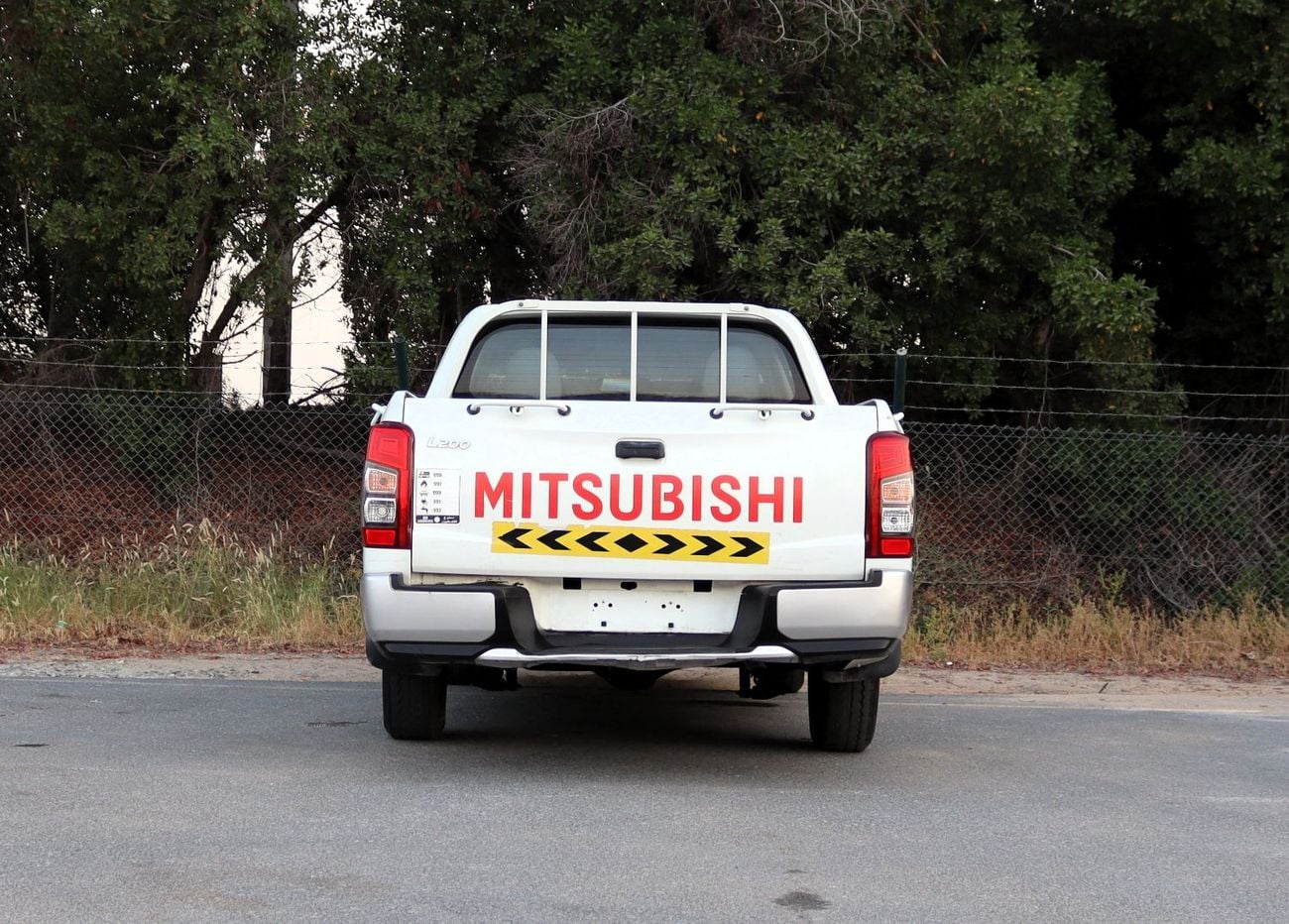 Mitsubishi L200 GL Double Cab Petrol 2.4L
