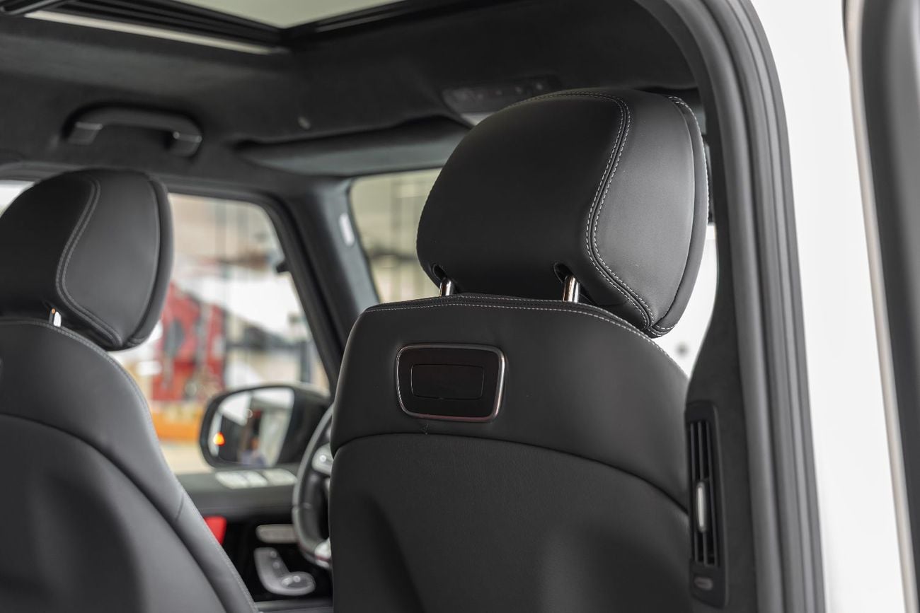 Mercedes-Benz G 63 AMG Std 4.0L Mercedes-Benz G-Class | G 63 AMG | Carbon Fiber Interior | Gargash Auto Warranty | 2021