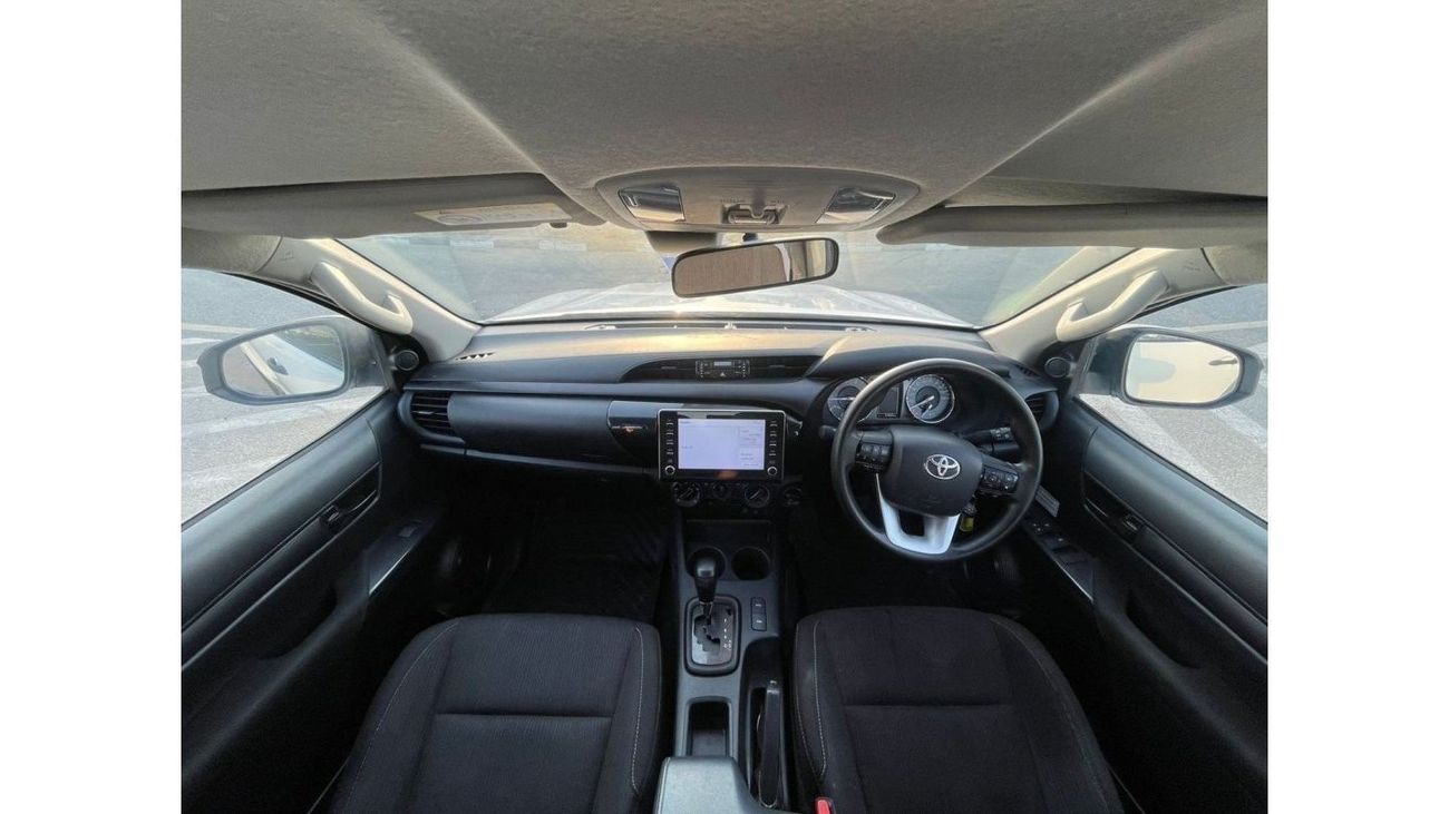 تويوتا هيلوكس 2021 Toyota Hilux Deisel - 2.8L V4 - Right Hand Drive UAE PASS