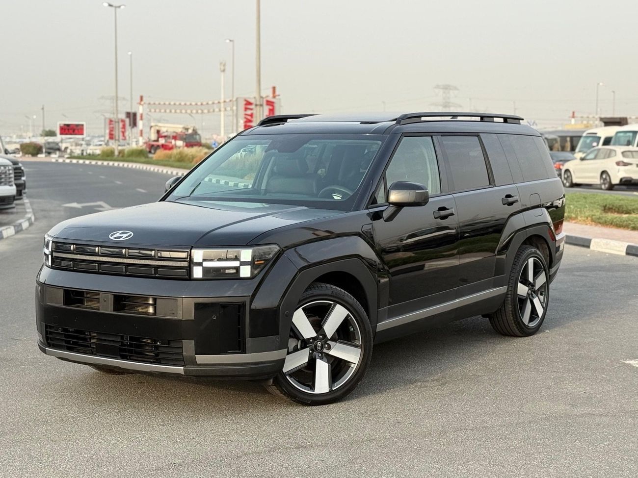 Hyundai Santa Fe Limited FE 360 camera, panoramic,leather seats, Full Option