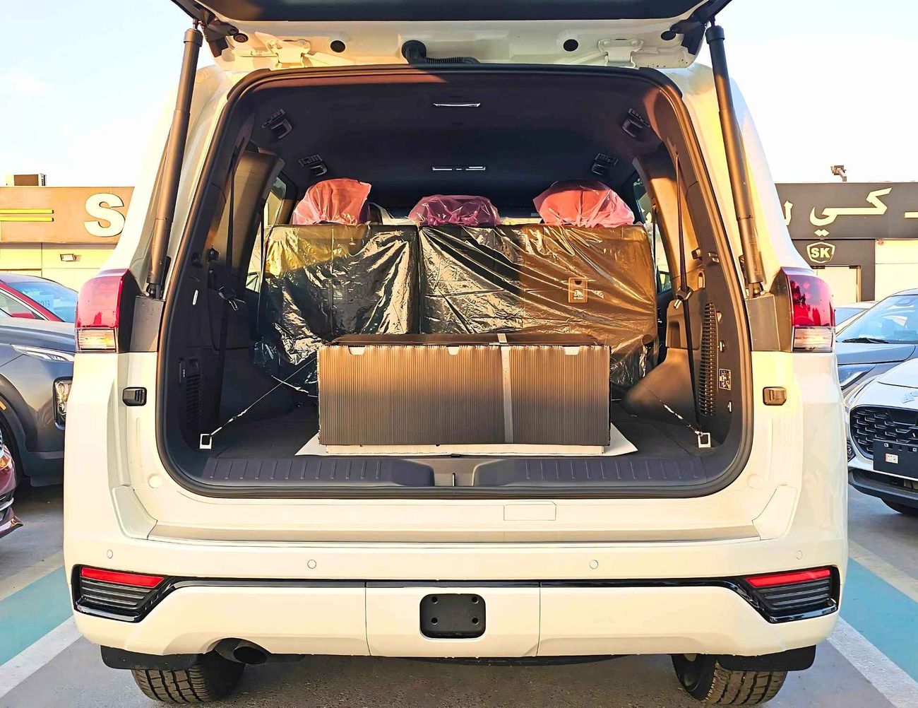 تويوتا لاند كروزر GXR | FULL OPTION | 3.3L V6 DIESEL | BIG DVD | JBL SPEAKERS (CODE#69006)