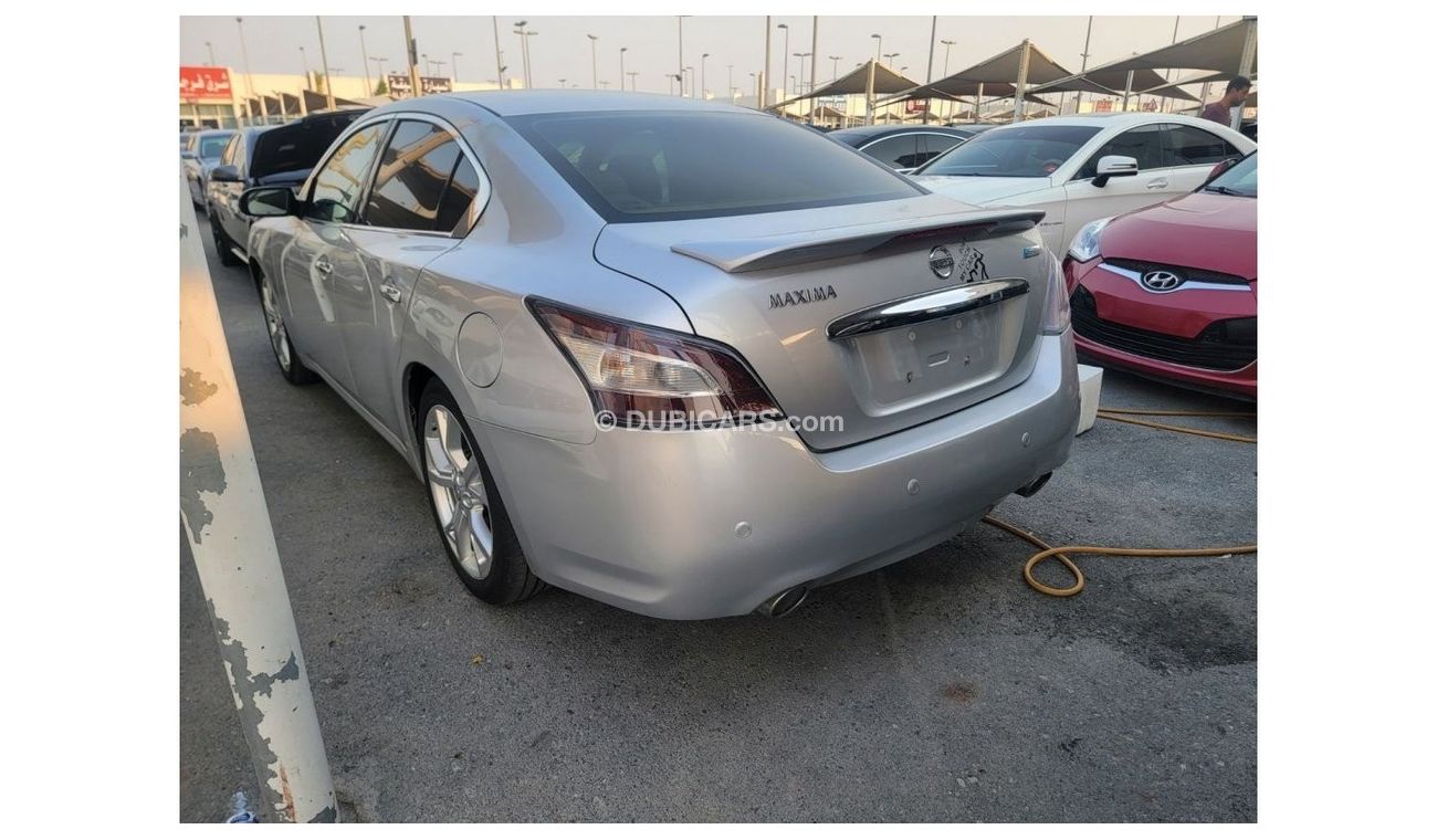 Nissan Maxima