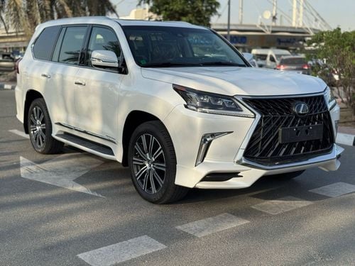 Lexus LX 570 Signature 5.7L GCC SPEC NEAT AND CLEAN LESS KILOMETER