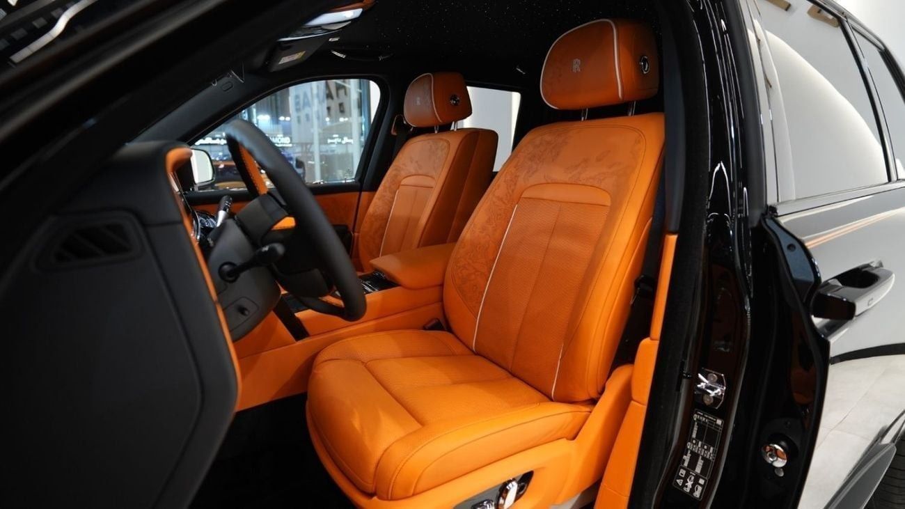Rolls-Royce Cullinan | Black Badge - 2025 | NEW SPECIAL CLOUD INTERIOR | SPECIAL ORDER | FULL OPTION | PERFECT CONDITION