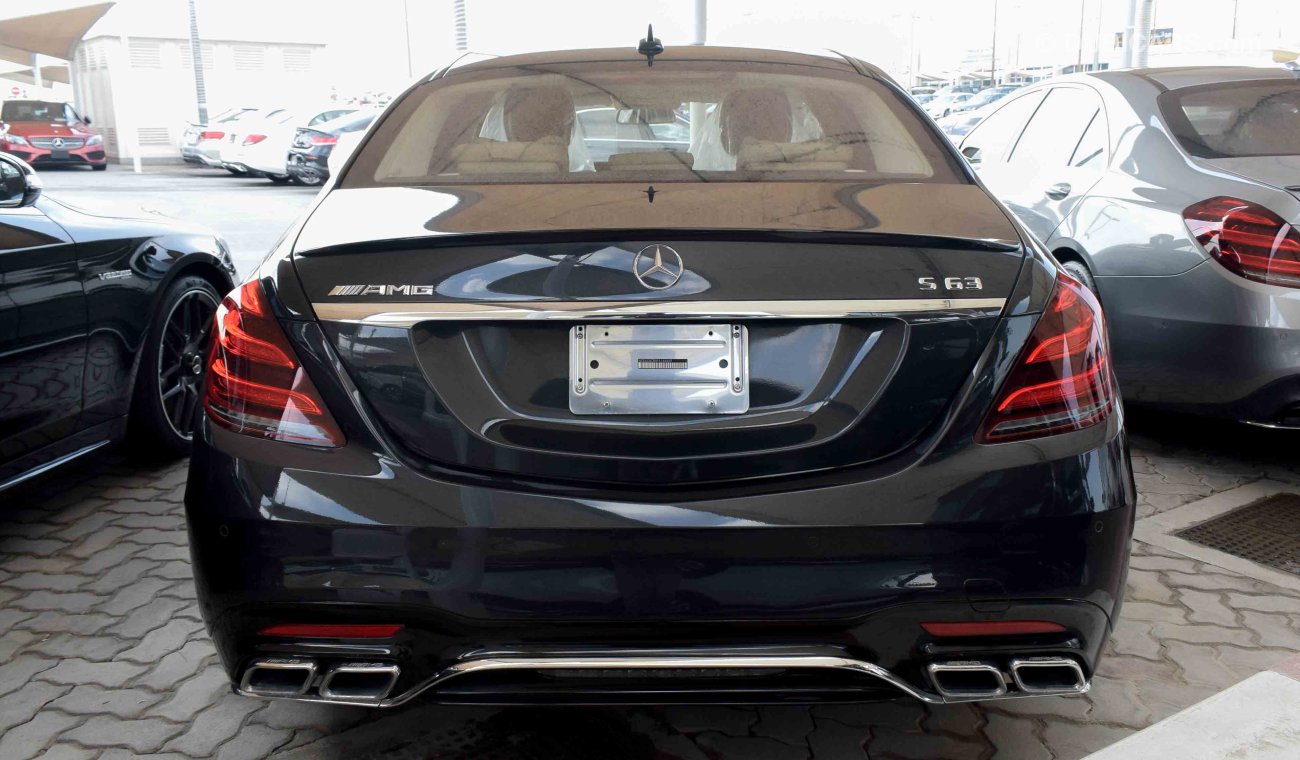 مرسيدس بنز S 550 With S63 Body Kit