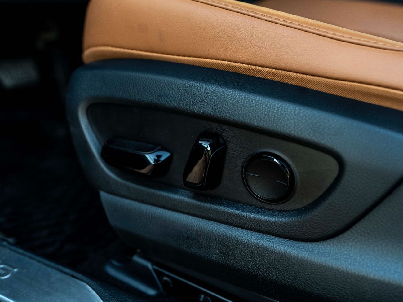 لكزس UX 250h UX250H HYBRID