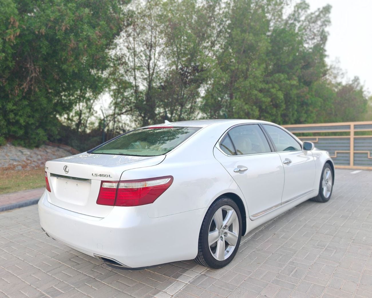 Lexus LS460 LWB 4ST