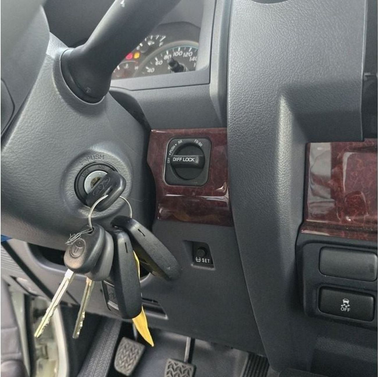 Toyota Land Cruiser Pick Up 2023 LC79 4.5L V8 Diesel MT Full option