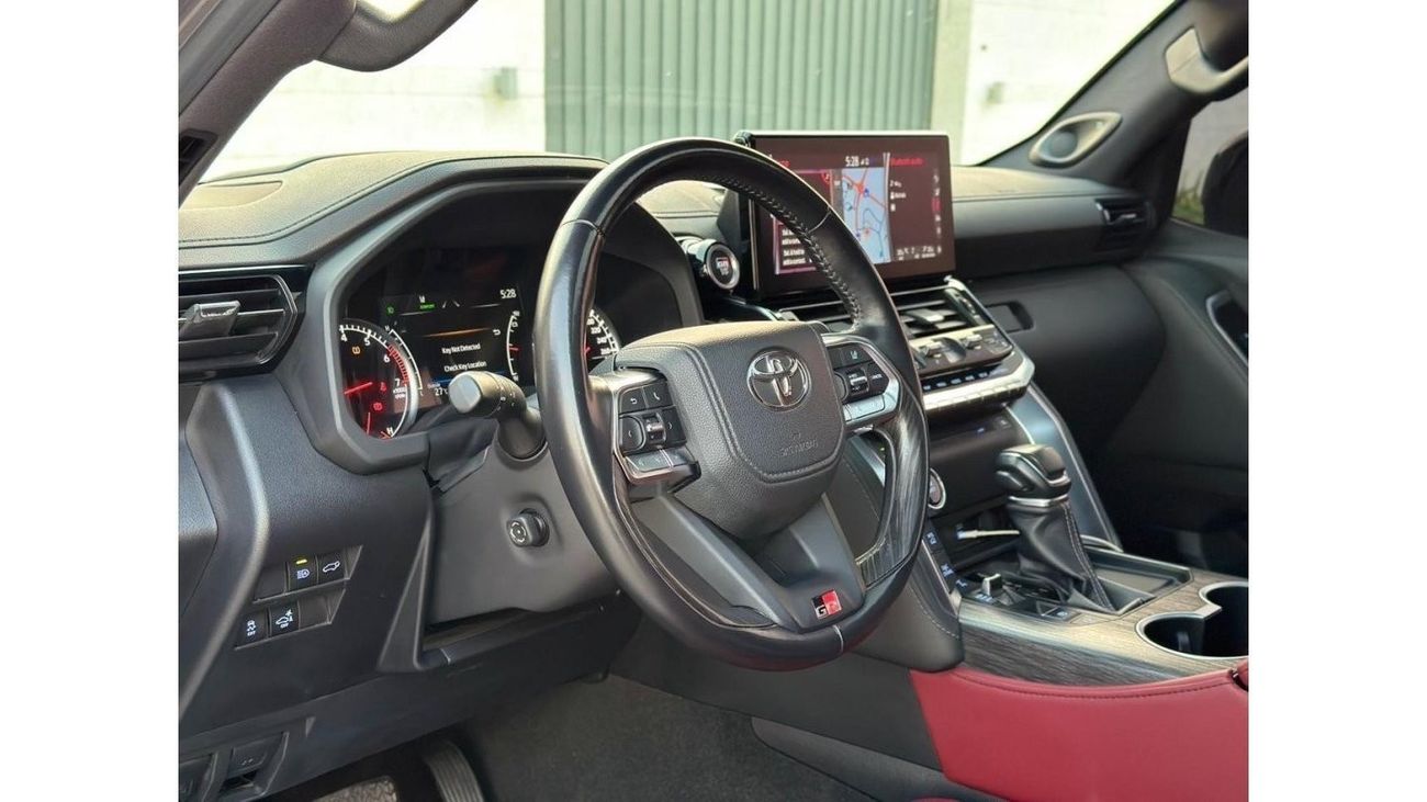 Toyota Land Cruiser GR-S TOYOTA LAND CRUISER GR MODEL 2022 GCC SPECS UNDER WARANTY + SERVICE CONTRACT NO ACCIDENT OR PAI