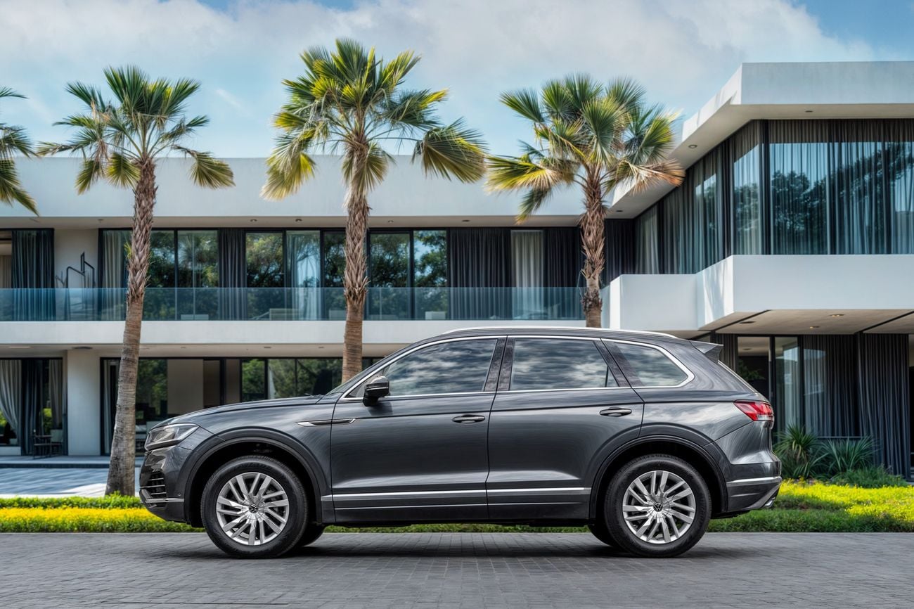 Volkswagen Touareg Touareg Atmosphere - Highline | 2,879 P.M | 0% Downpayment | LOW KMS!