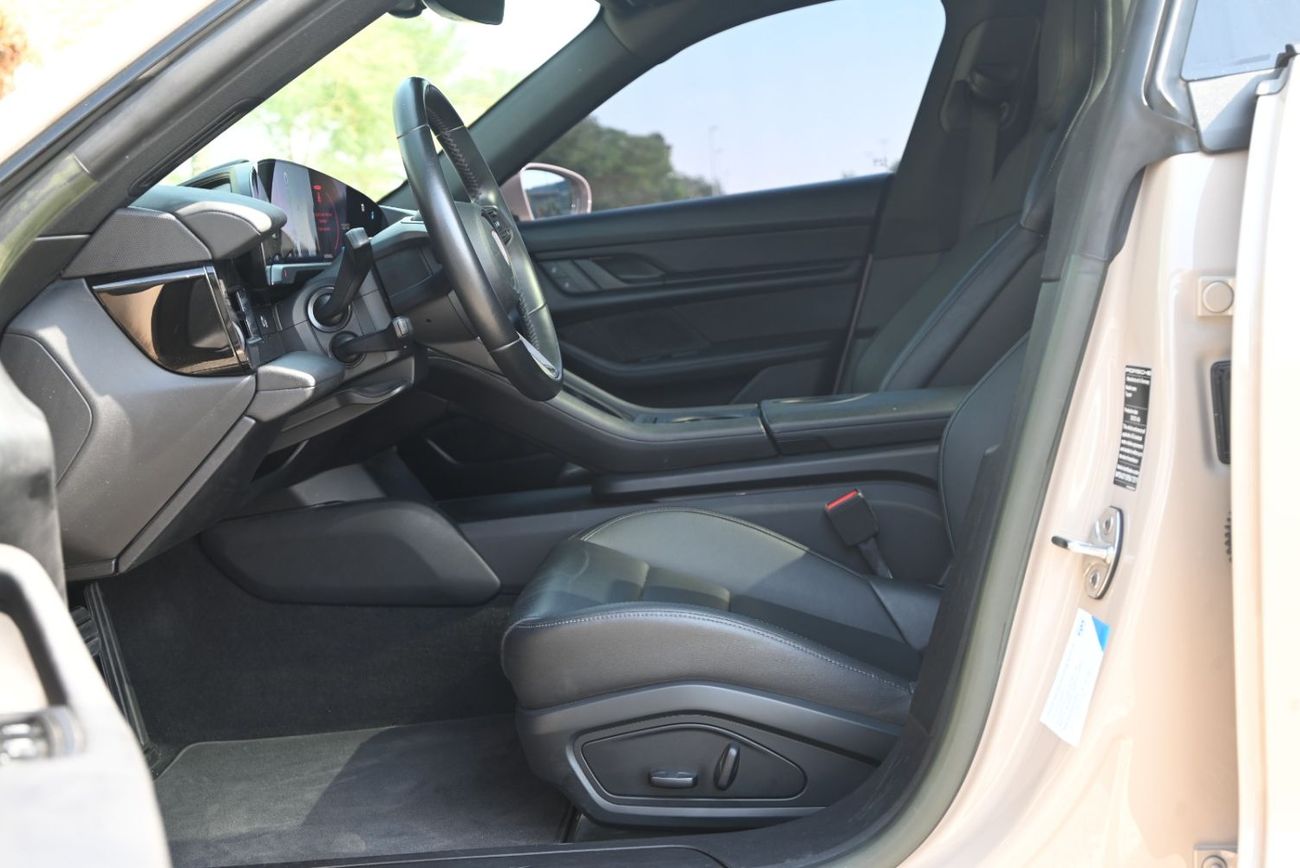 Porsche Taycan 4S - 5180 AED - UNDER WARRANTY - PORSHCE TAYCAN 2023 - GCC SPECS