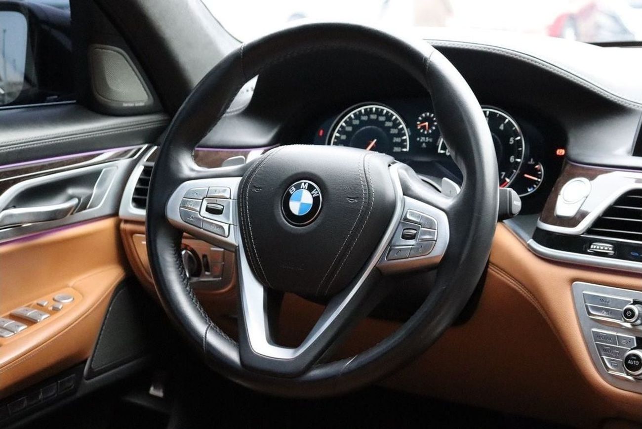 بي أم دبليو 740Li Exclusive 3.0L (335 HP) BMW 740LI VIP / 2017 / GCC / Free Accident/ V6