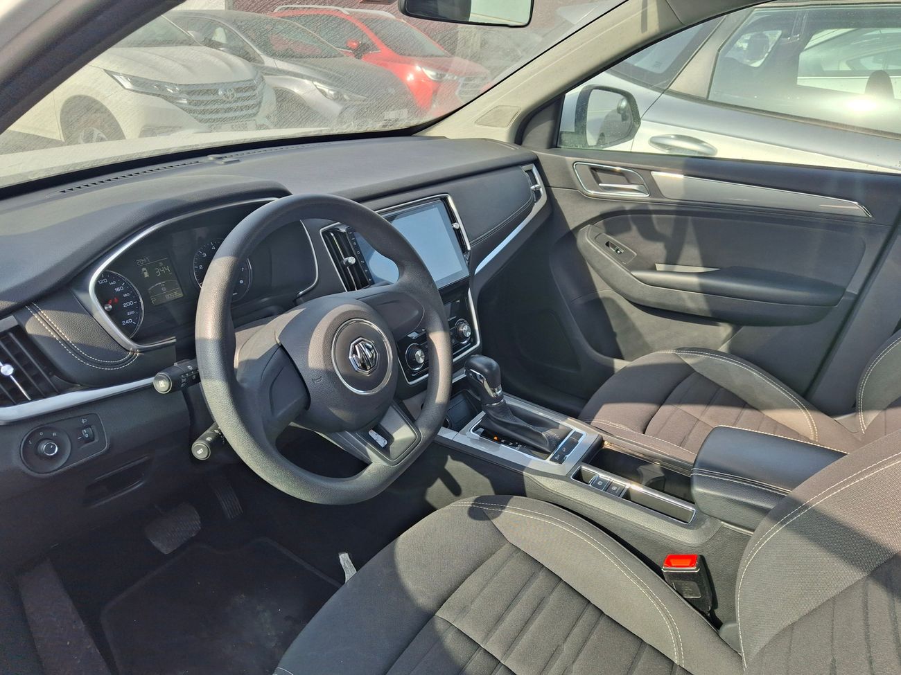 أم جي RX5 STD 1.5 | بدون دفعة مقدمة | اختبار القيادة في المنزل