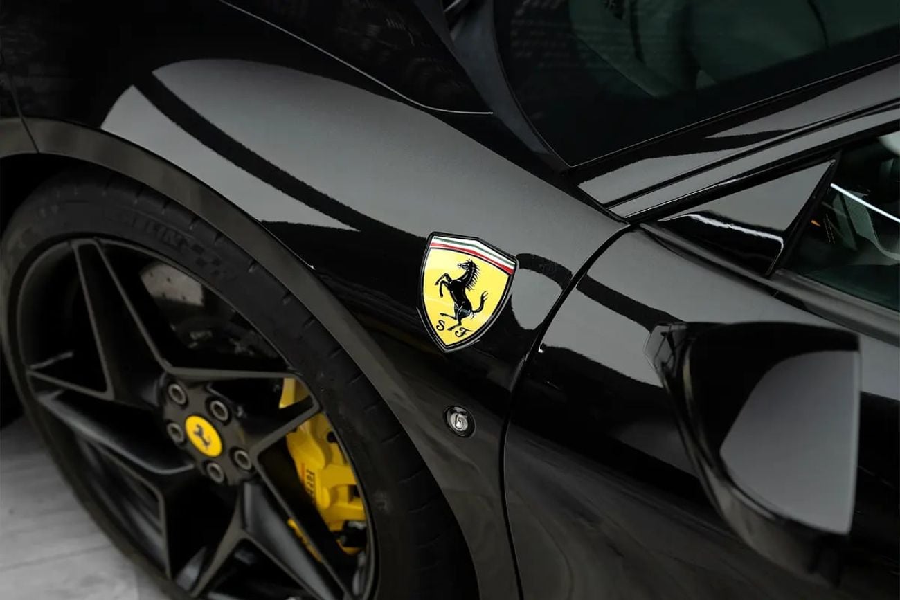 Ferrari F8 Tributo STANDARD
