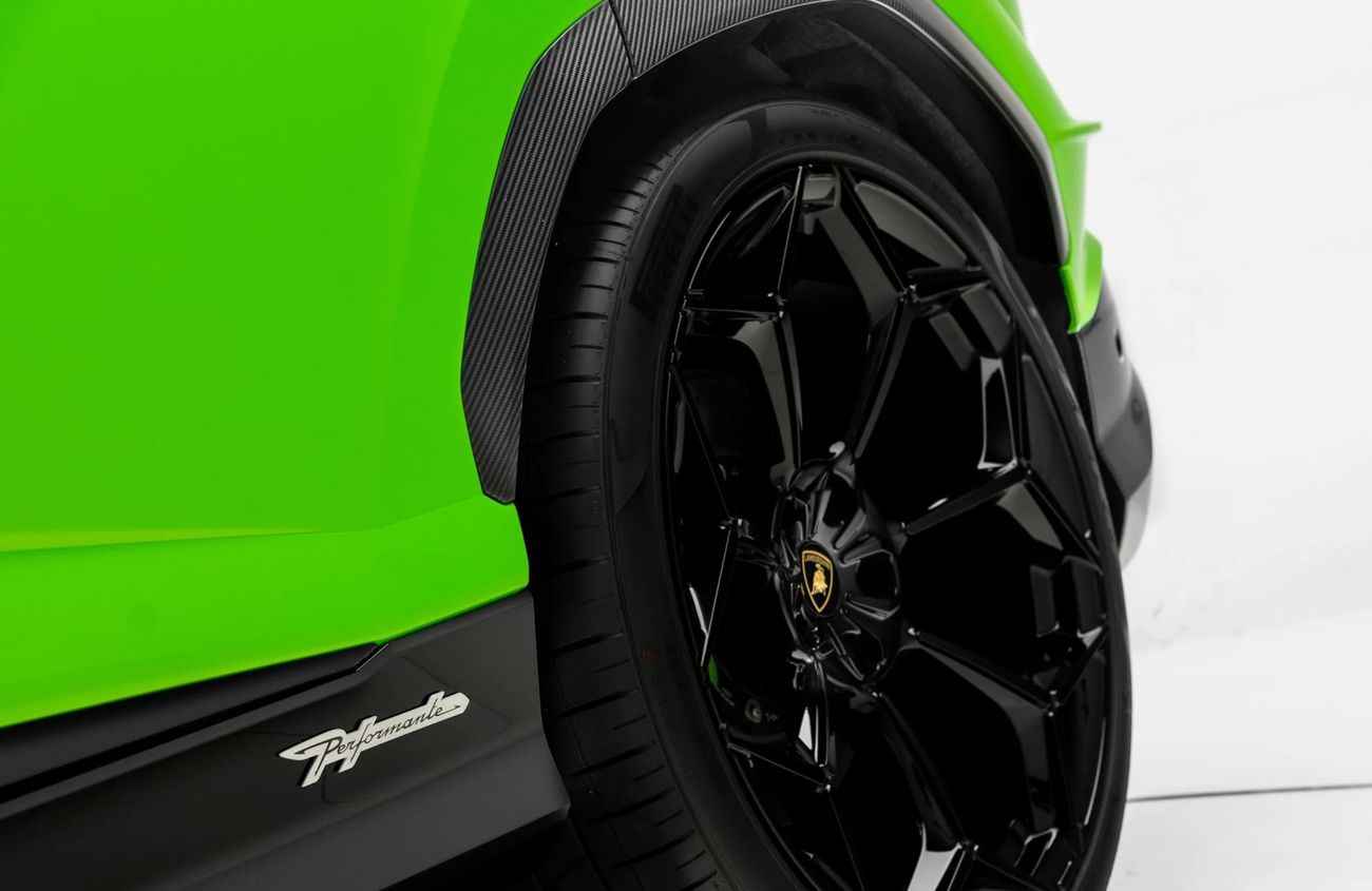 Lamborghini Urus 4.0L V8 Twin-Turbocharged Engine