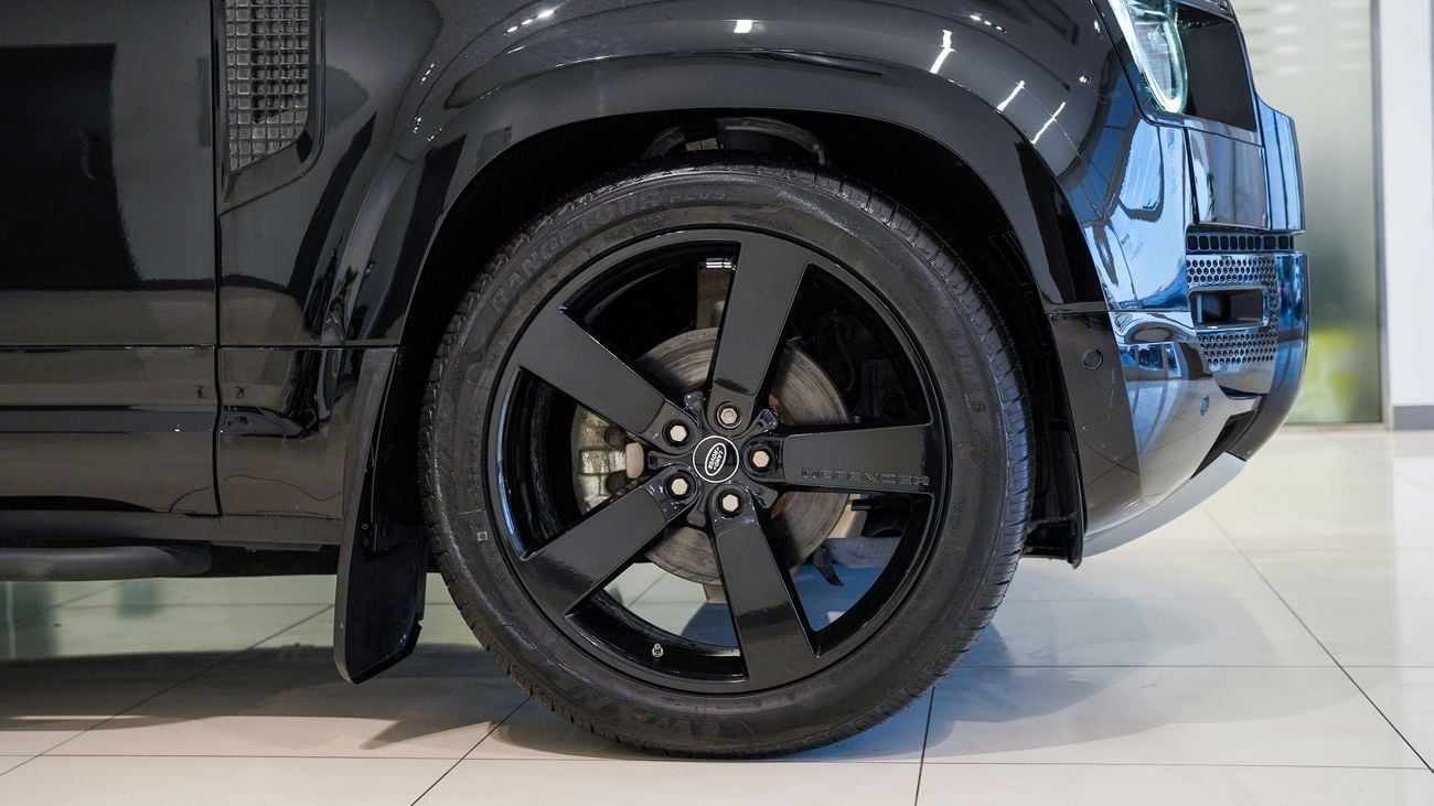 Land Rover Defender P300 110 2.0L (7 Seater)