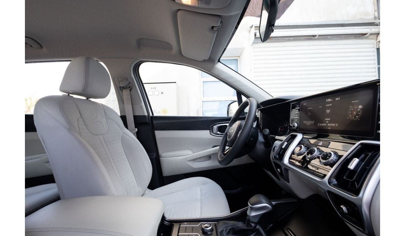 Kia Sorento Base 2.4L FWD Kia Sorento 2023 GCC under Agency Warranty with Flexible Down-Payment.