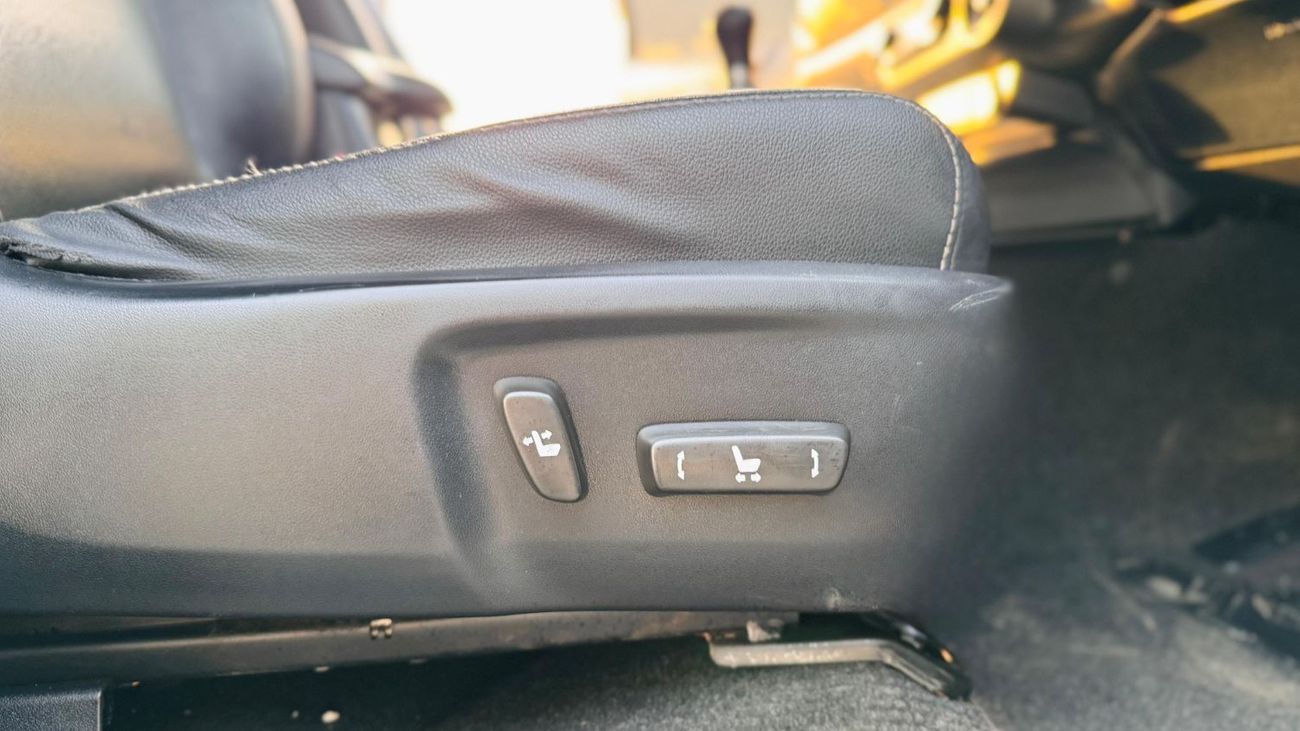 تويوتا هيلوكس OFF-ROAD MODIFIED | SPORTS BAR - ROOF RACK - BULL BAR | MT | 2.8L DIESEL ENGINE | RHD