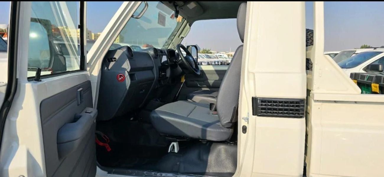 تويوتا لاند كروزر بيك آب Toyota Land Cruiser 79 Single Cab Diesel RHD