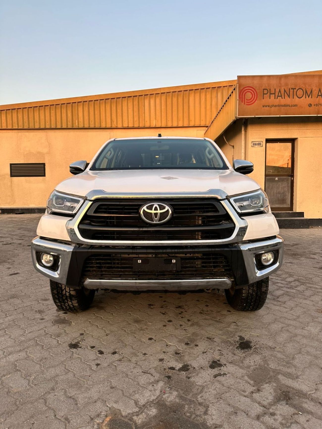 Toyota Hilux SR5 2.7L Petrol Manual Double Cap 4x4 Full Option