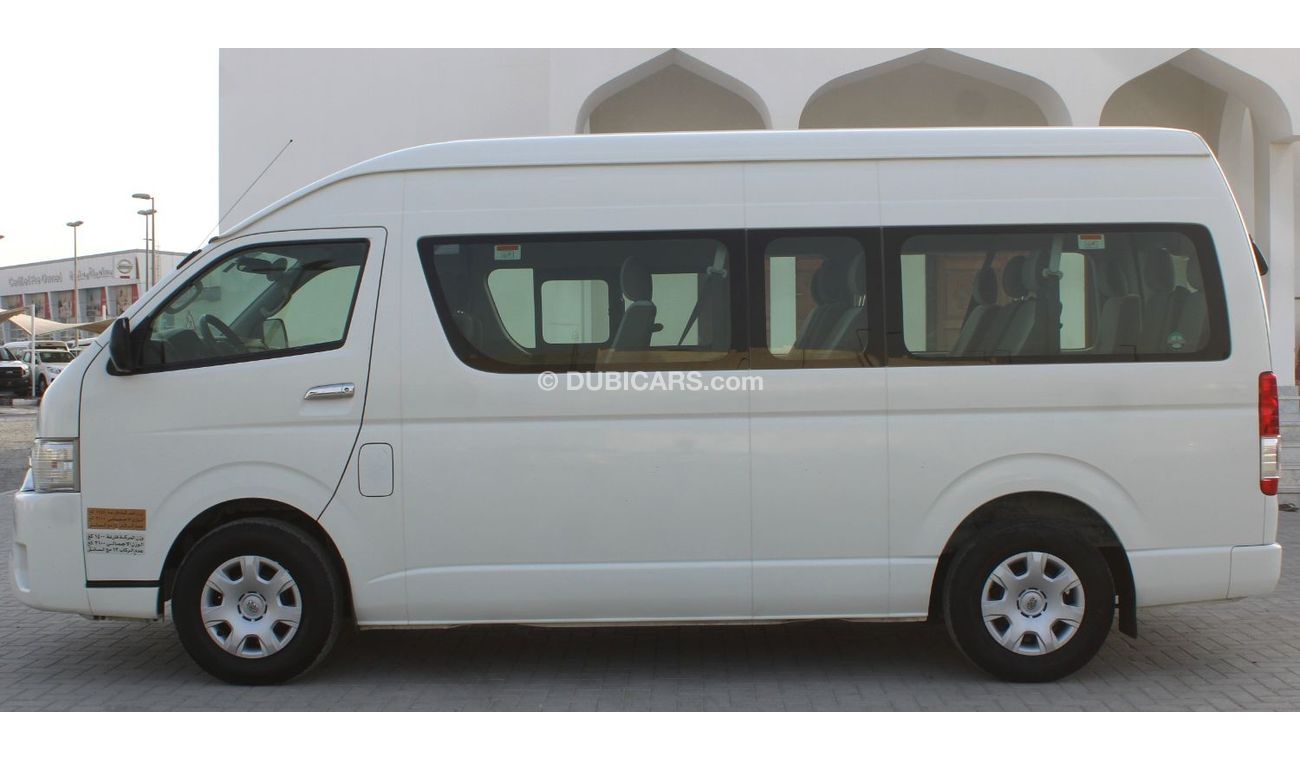 Toyota Hiace Commuter GLX High Roof Toyota haice 2017 white GCC excellent condition without accident