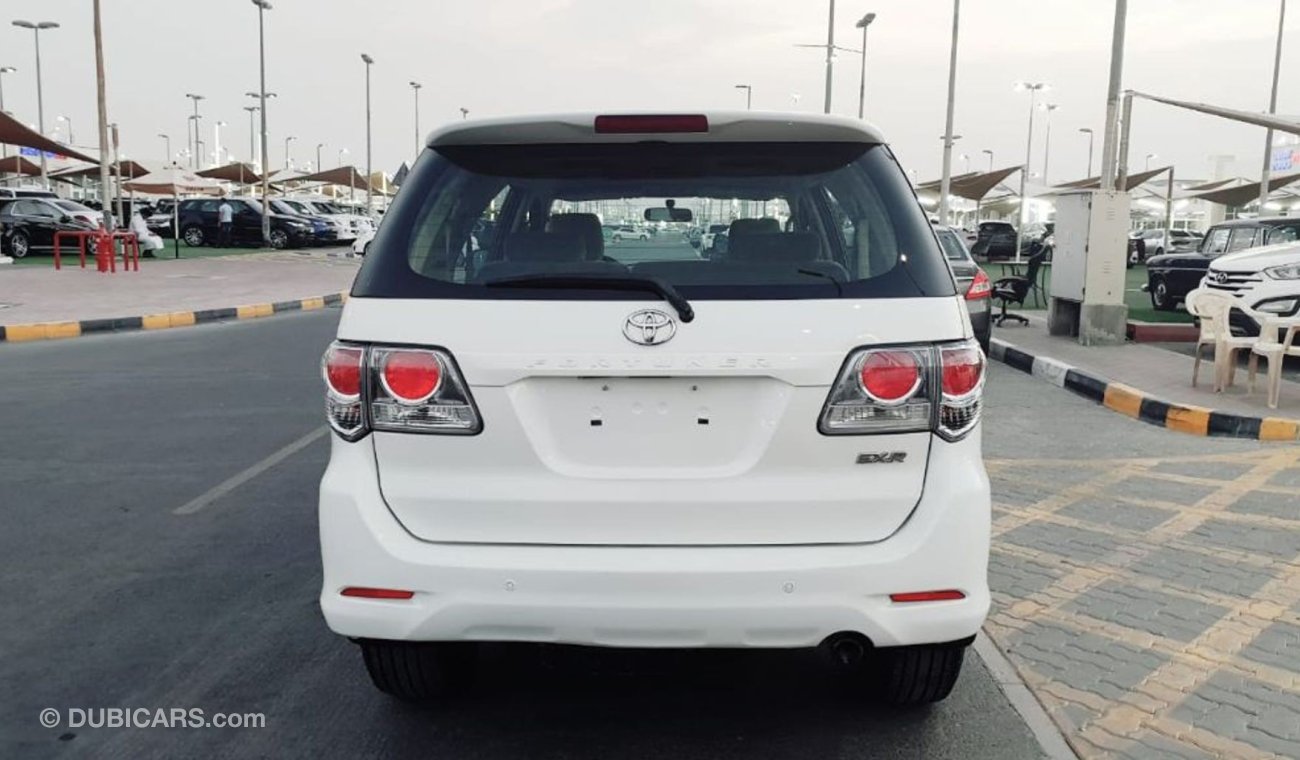 Toyota Fortuner TOYOTA FORTUNER 2015 V4