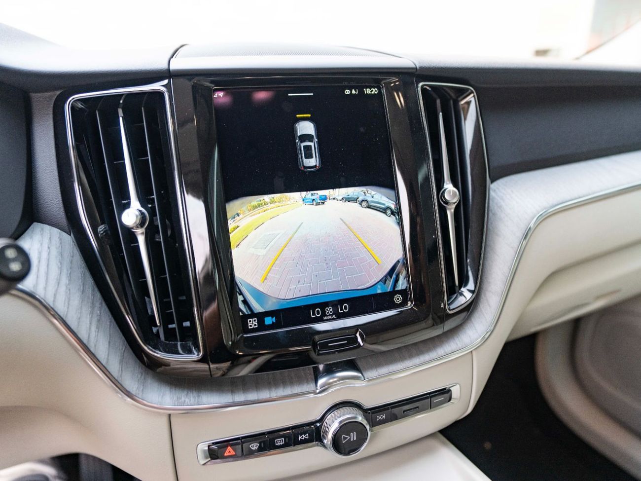 فولفو XC 60 B5 Core