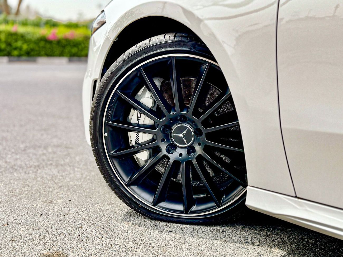 Mercedes-Benz A 35 AMG 4MATIC Hatchback 2022 Brand New Mercedes-benz A35 AMG 4MATIC / 2.0T / 306 Hp / European Specs