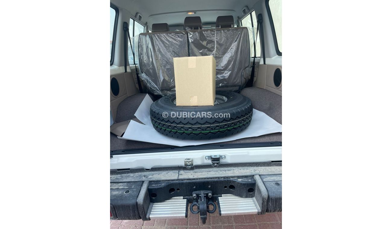 Toyota Land Cruiser 70 LC76 Hardtop 4.5L V8 Diesel 5Doors