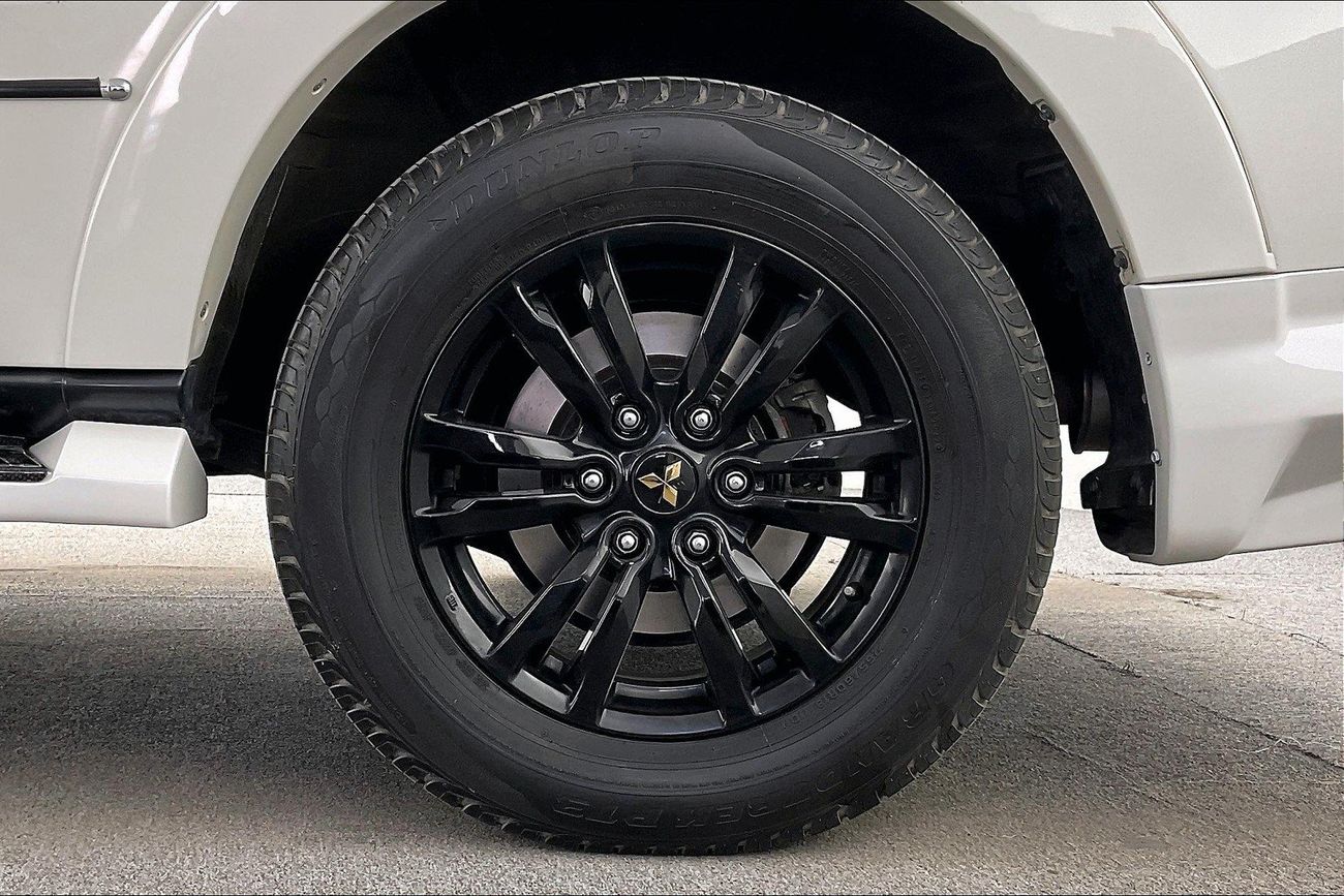 ميتسوبيشي باجيرو Signature Edition | شامل الضمان | 0 ﺪﻔﻋﺓ ﺃﻮﻟﻯ