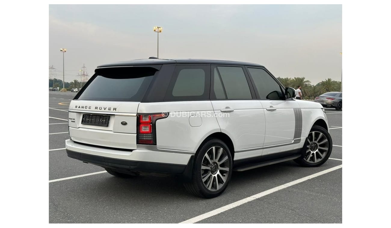 Land Rover Range Rover VOGUE HSE 2015 V8 GCC ORIGINAL PAINT // ACCIDENTS FREE // WELL MAINTAINED