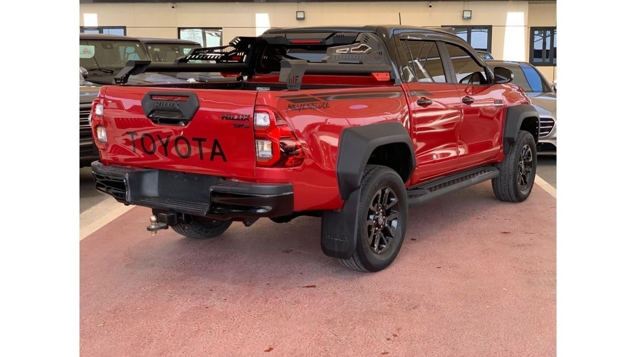 تويوتا هيلوكس SR5