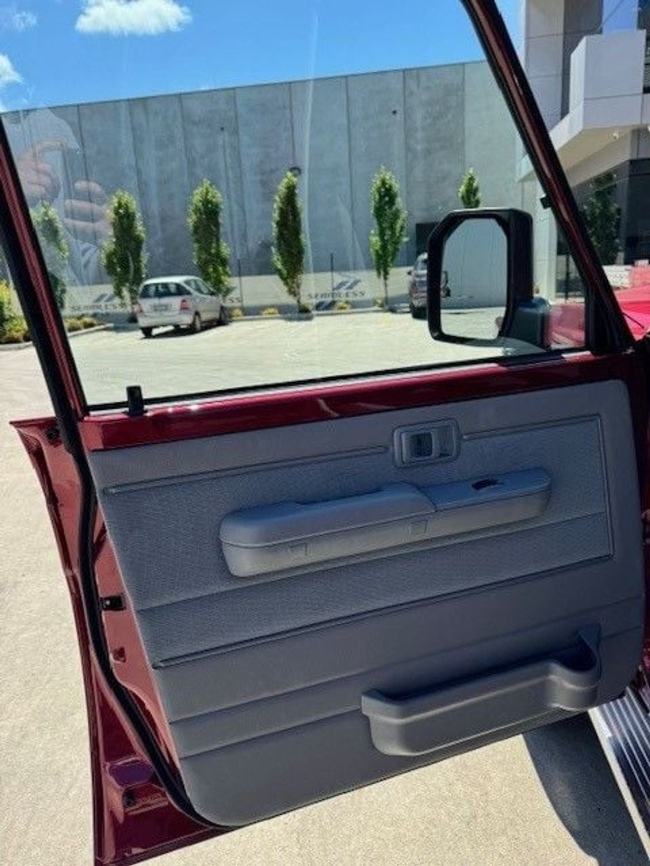 تويوتا لاند كروزر 70 AUTO DIESEL 2.8