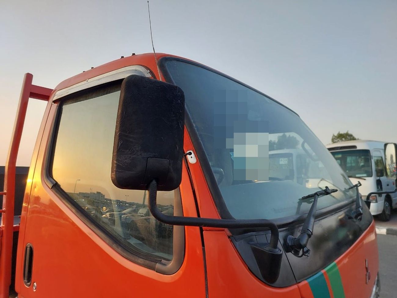 Mitsubishi Fuso Canter MITSUBISHI CANTER TRUCK RHD 1996 MODEL 4.5 L DIESEL MANUAL(PM20041)